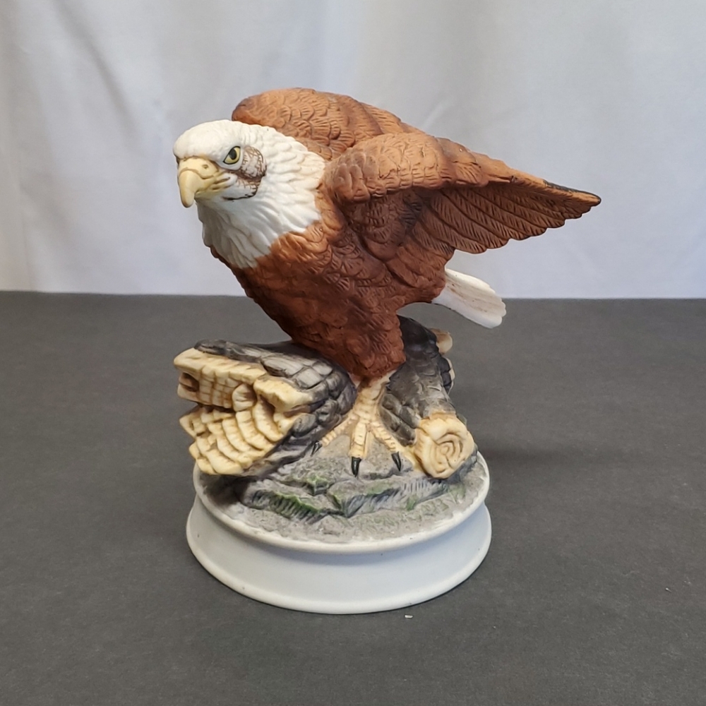 VTG Royal Heritage "Birds in Flight"  Bald Eagle